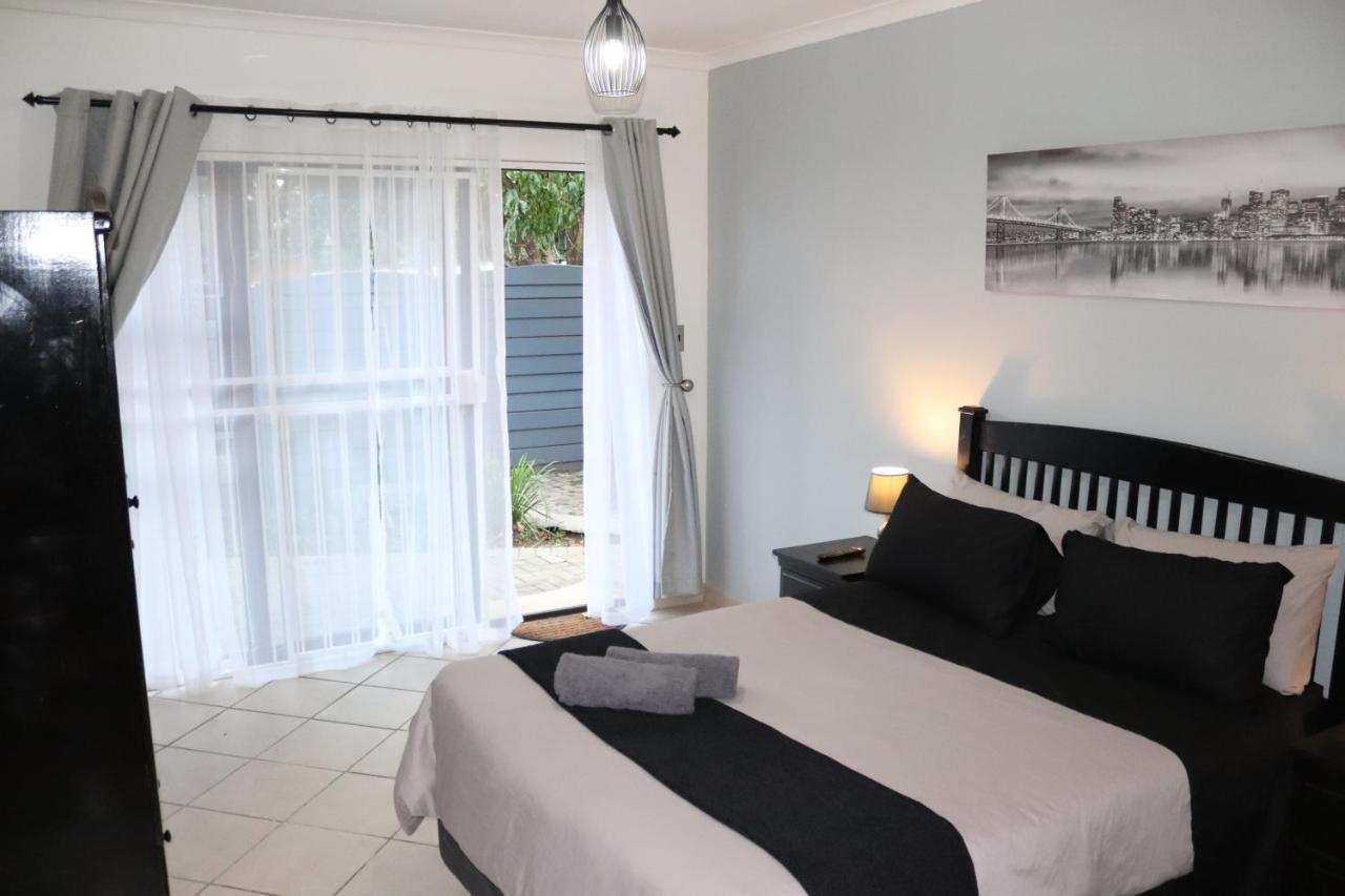 Stay At Home Airport Lodge Kempton Park Exterior foto