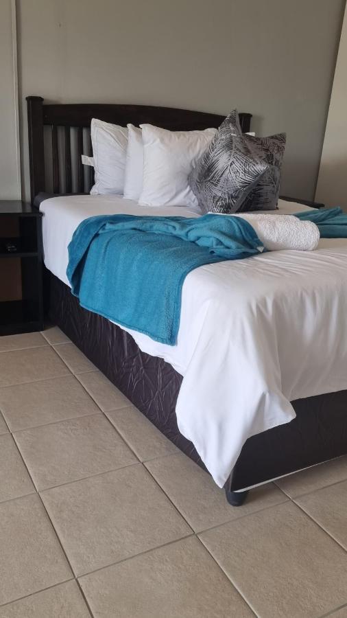 Stay At Home Airport Lodge Kempton Park Exterior foto